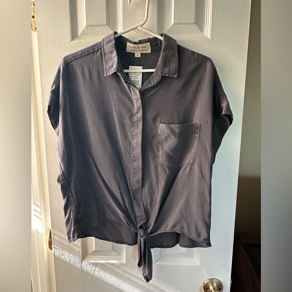 Cloth and stone shirt. Size medium. New with tags.